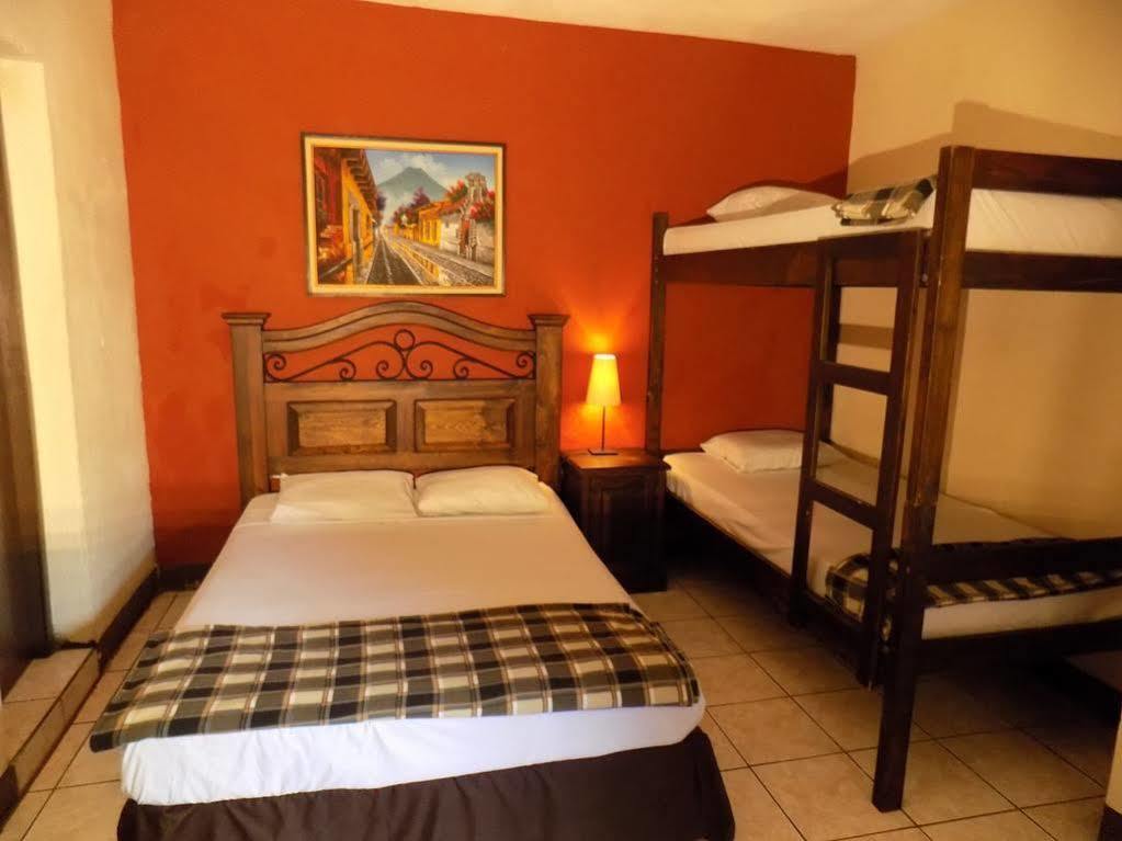 Posada De San Carlos La Calzada Antigua Εξωτερικό φωτογραφία